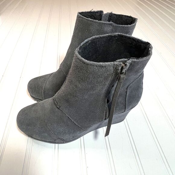 TOMS Desert Wedge Bootie Boots Gray Suede Womens Size 7.5 - Picture 2 of 14